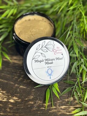 Magic Mirror Mud Mask